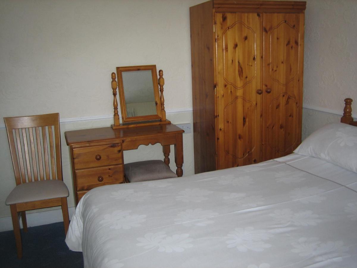 Gables Nest Bed & Breakfast Birmingham Room photo